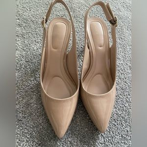 Nude Kelly and Katie Heels